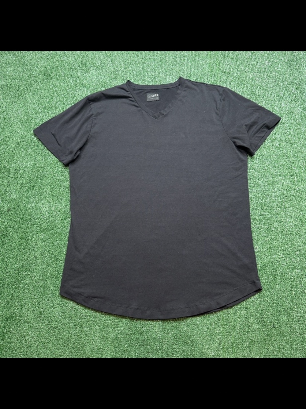 Cuts Clothing T Shirt Mens Size XL Black Slim Athletic Fit Sportswear